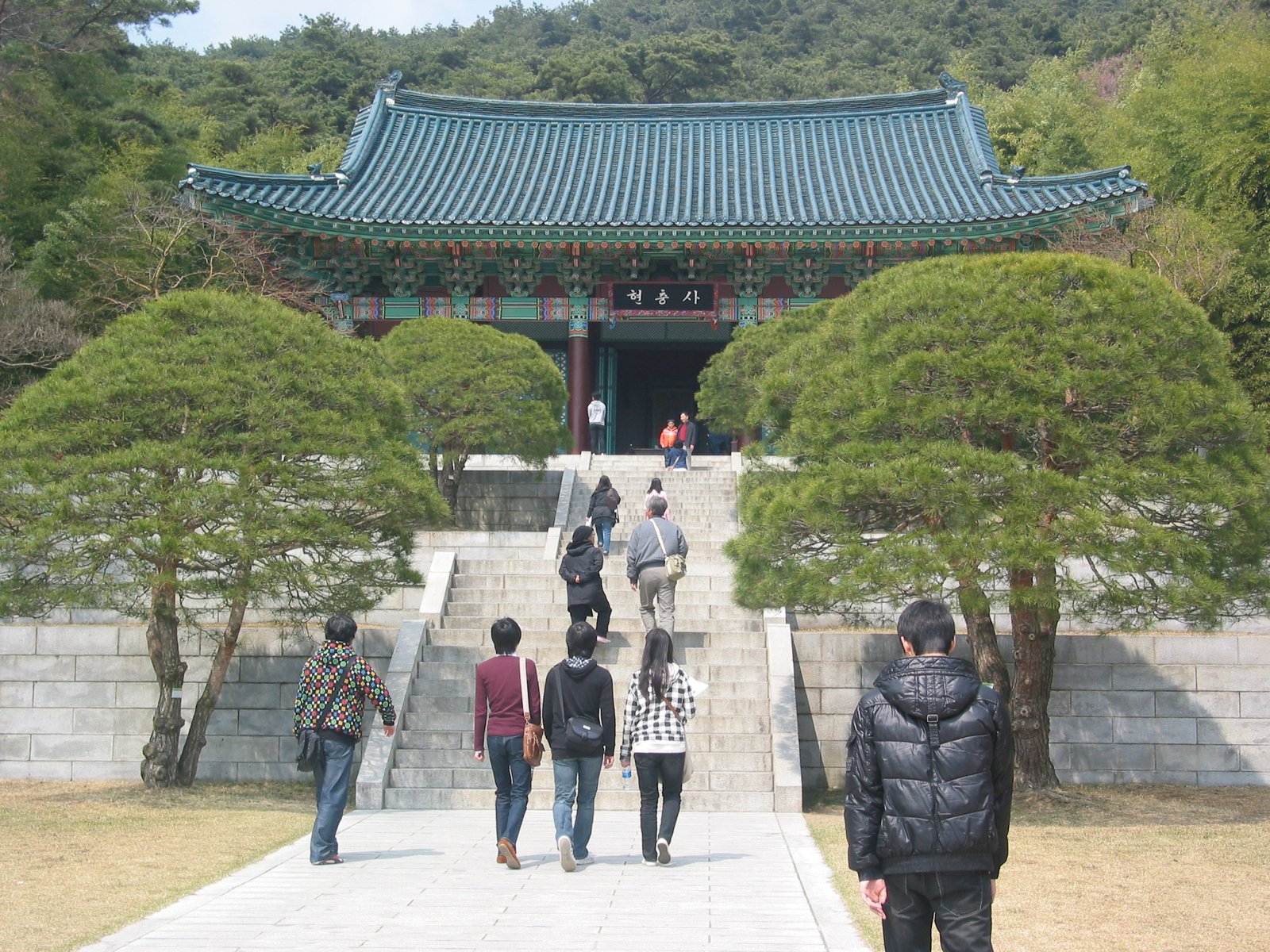 현충사 본전 · 2009년 자료 사진