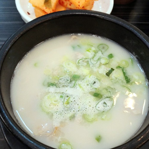 강산애뜰밀양돼지국밥 배방점 · 돼지국밥 실제 사진