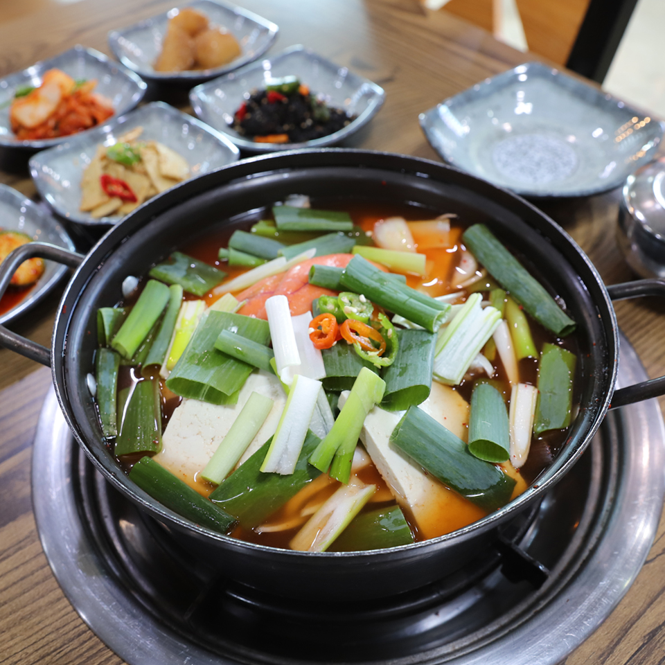 송가네생태찌개 · 생태찌개 상차림 실제 사진