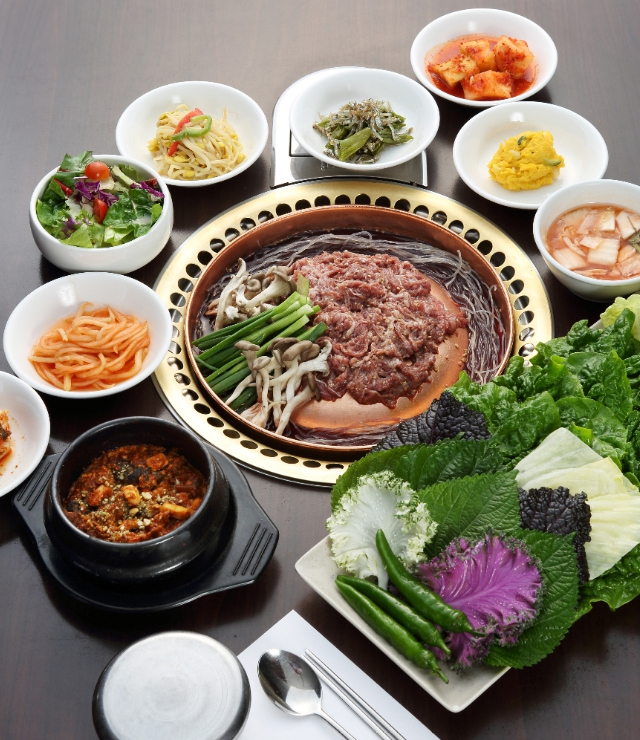 사리원 불고기 공식 소개 사진 속 불고기 상차림